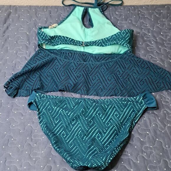 True Craft bikini size small - Picture 2 of 4